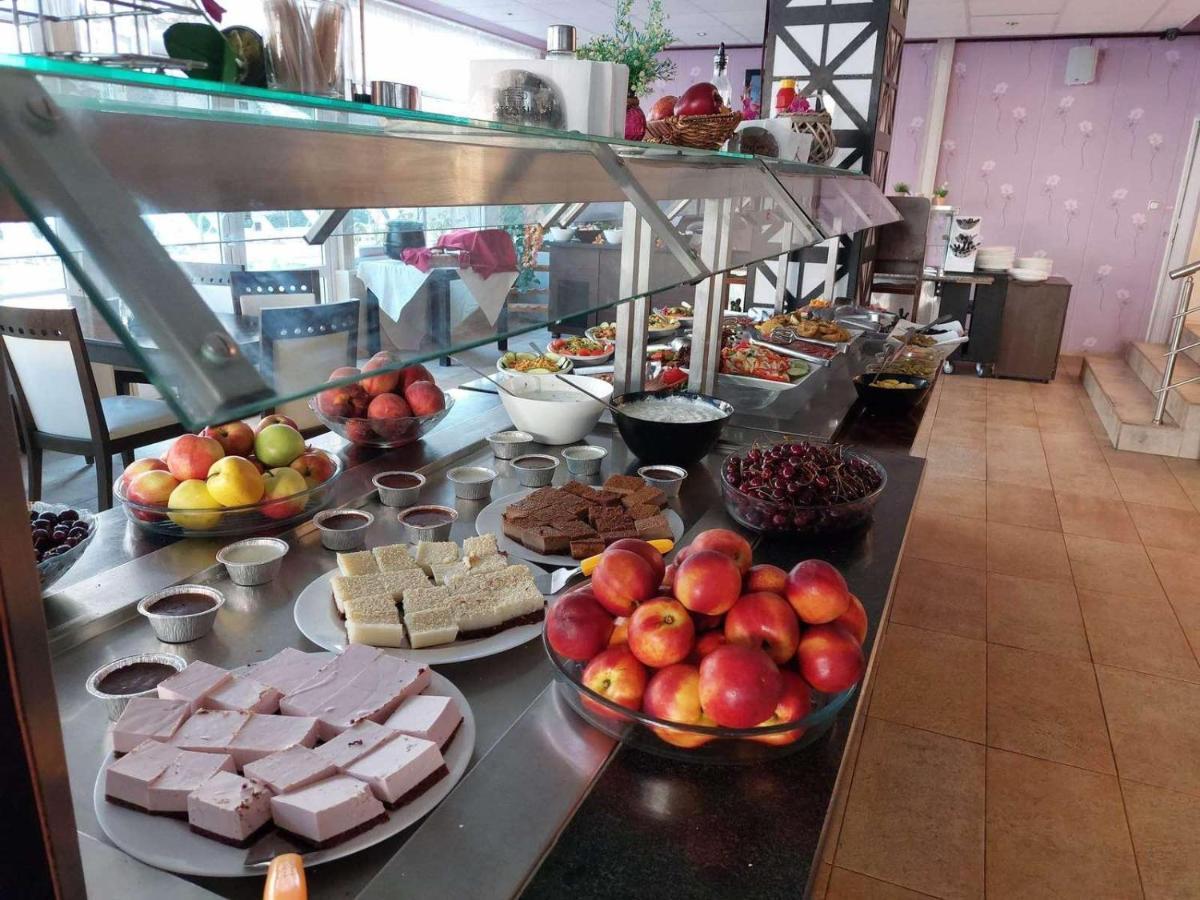 סבטי ולאס Tropics Hotel מראה חיצוני תמונה