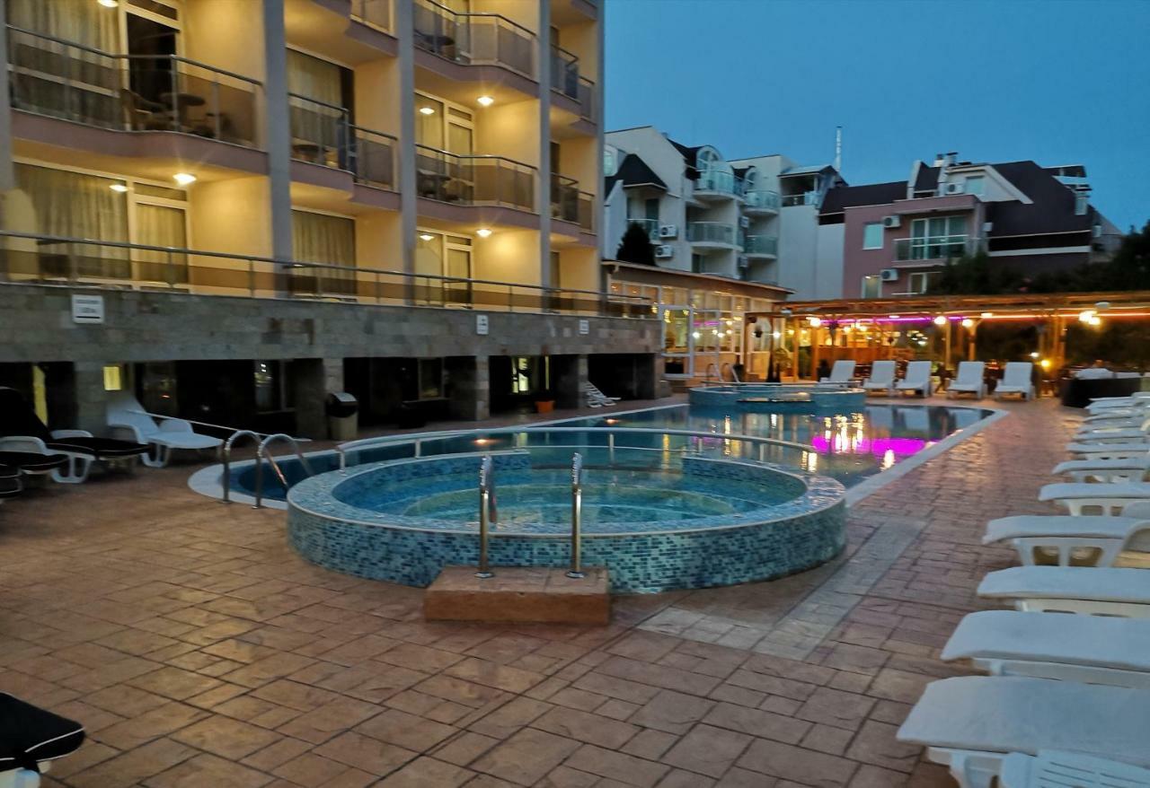 סבטי ולאס Tropics Hotel מראה חיצוני תמונה