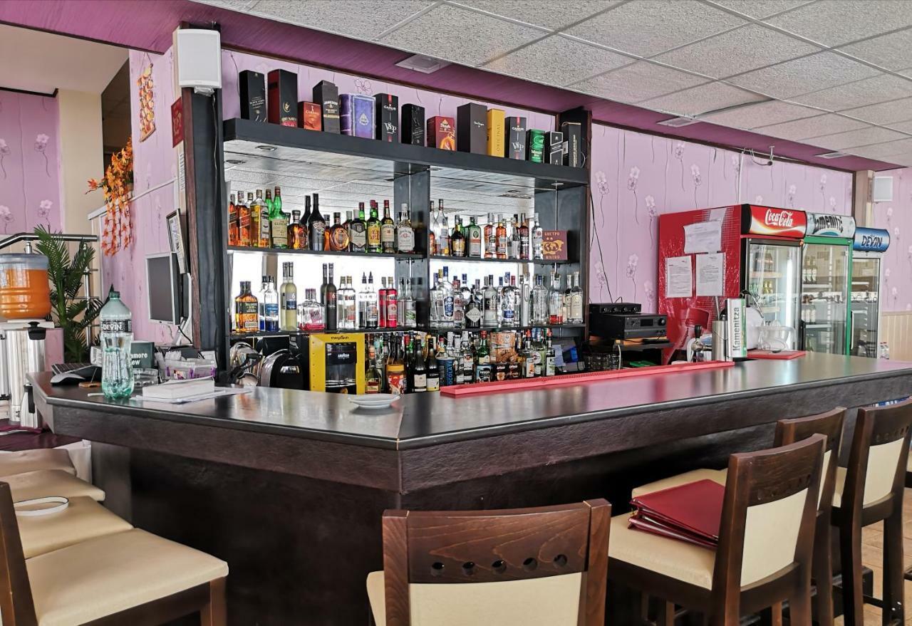 סבטי ולאס Tropics Hotel מראה חיצוני תמונה